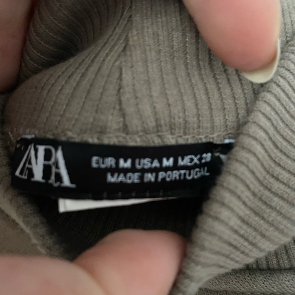 Zara, trendy sleeve-top! - Picture 5 of 5